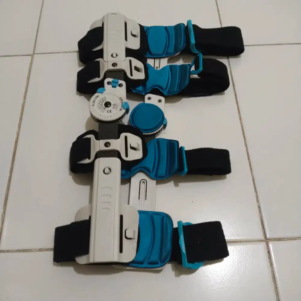 Knee Brace Untuk Penyangga Lutut Paska Operasi ACL/PCL, Cedera Ligamen