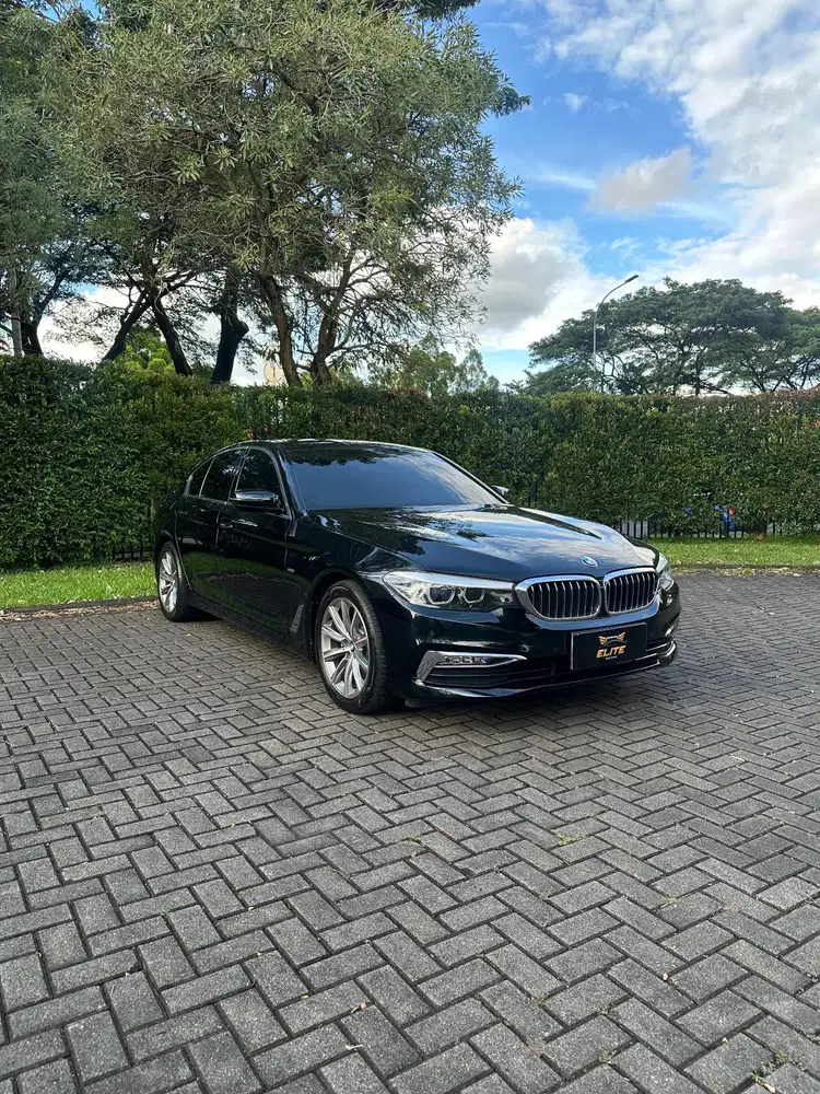 BMW 520i Luxury G30 2019