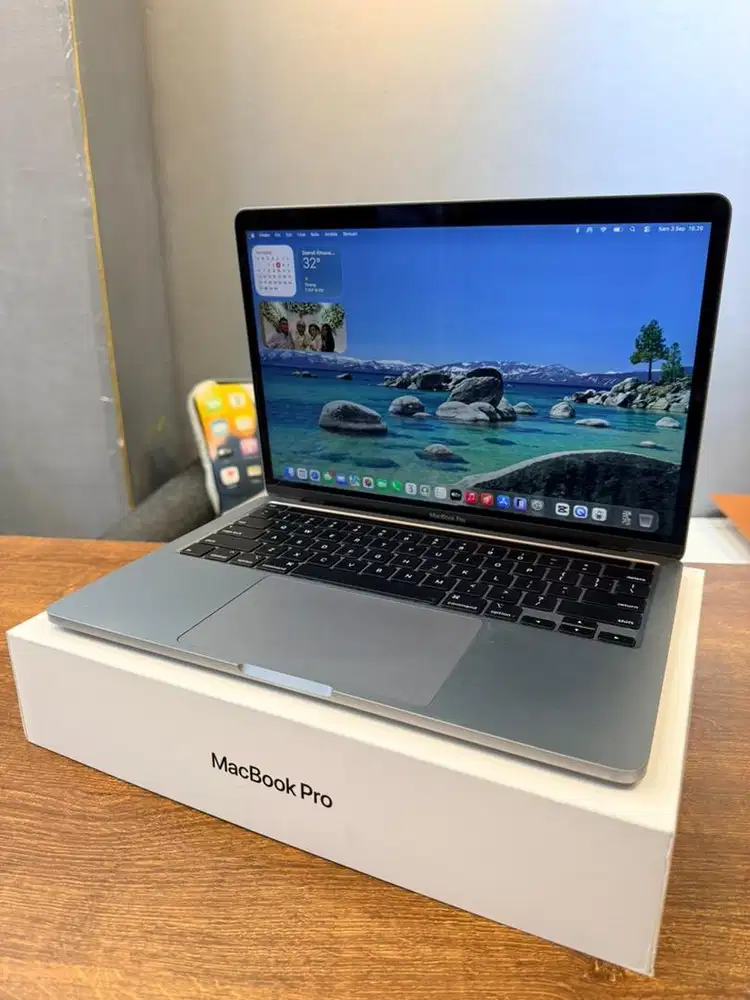 Macbook Pro 2020 I7 16/512Gb garansi resmi
