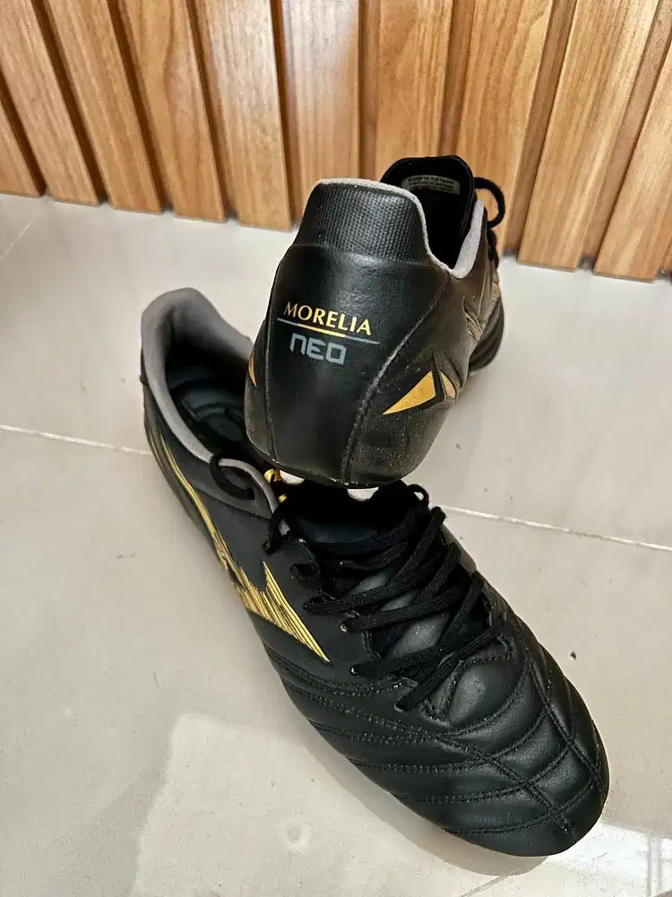 Sepatu mini soccer