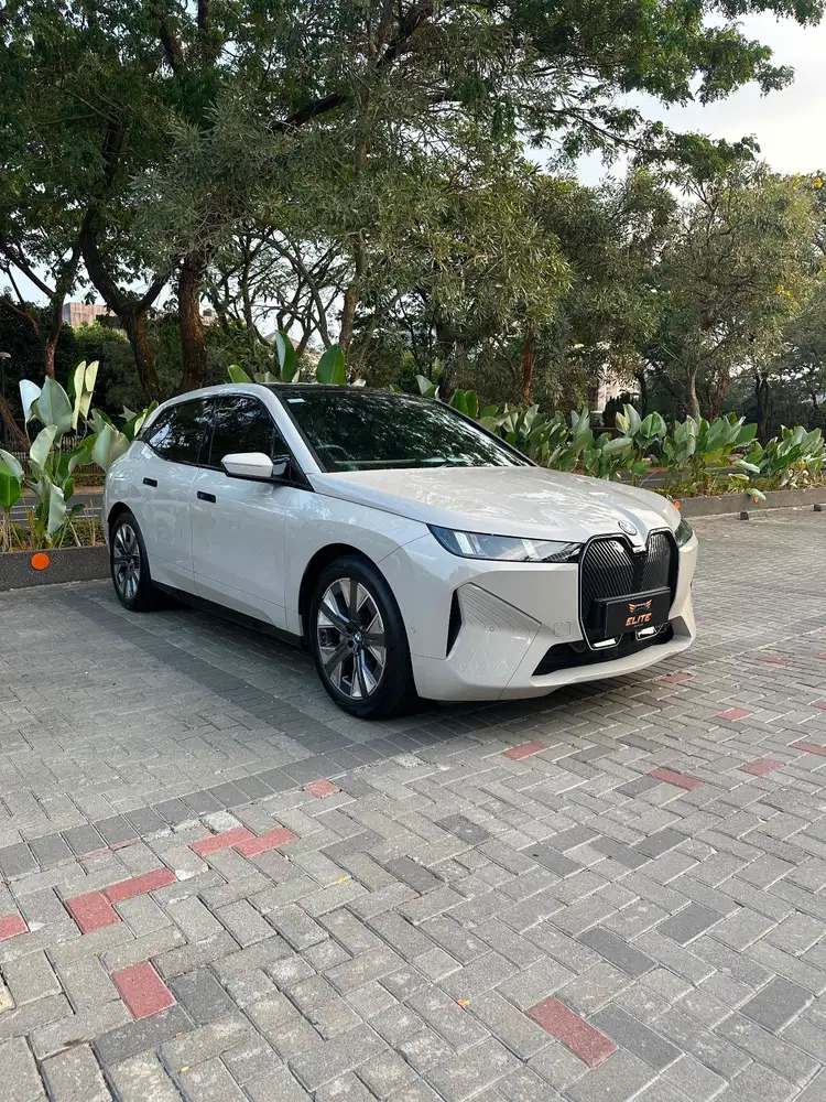 BMW iX xDrive45 LCI 2026