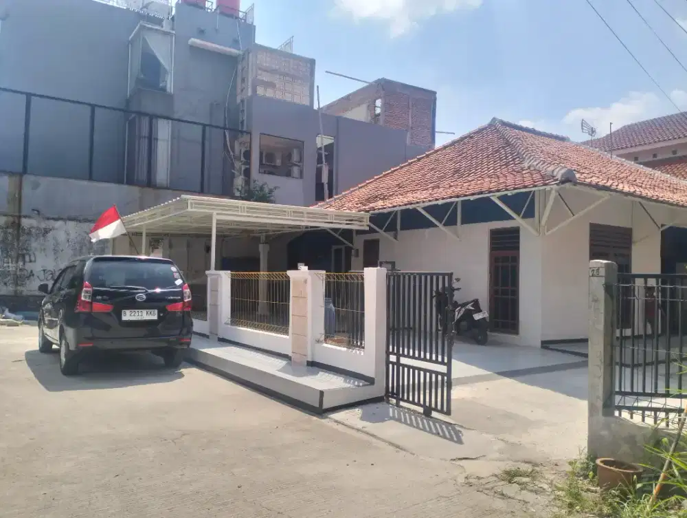 Disewakan Rumah cocok untuk usaha maupun tempat tinggal