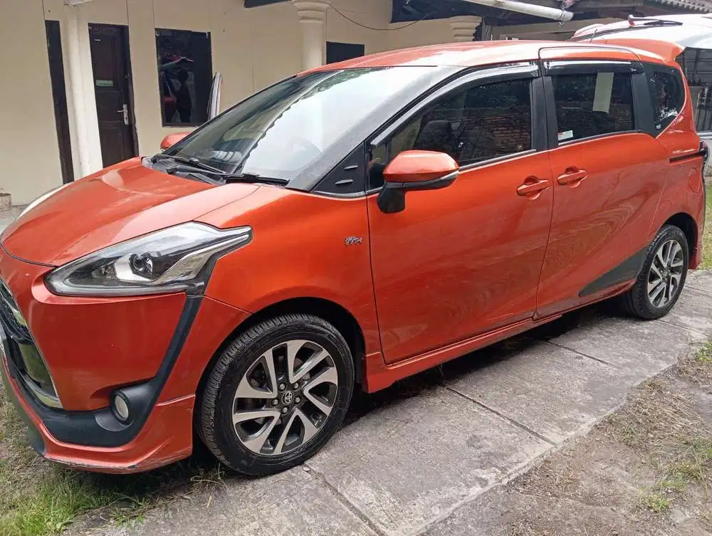 Toyota Sienta Q At 2017 Terawat Rapih