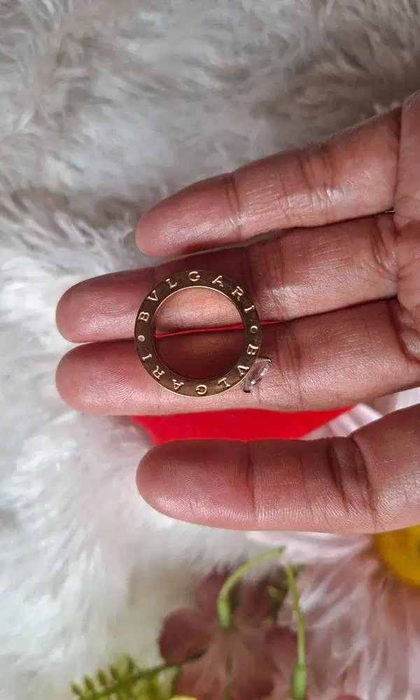 Cincin Wanita Model Inspired B.zero1 Solitaire