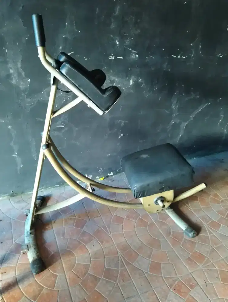 Ab Coaster. Alat olahraga latihan perut fitness gym