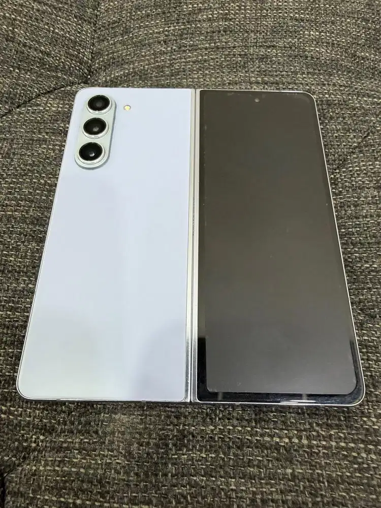 Samsung Z Fold 5 12/256Gb SEIN MINUS BLACK SPOT SEDIKIT DI LAYAR