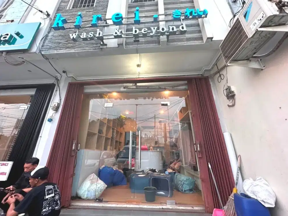 Ruko 3 LT Pinggir Jalan Cocok Utk Usaha di Jl Raya Cinere