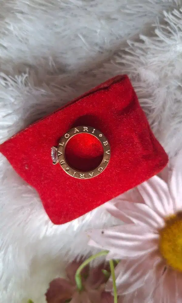 Cincin Wanita Model Inspired B B.zero1 Solitaire