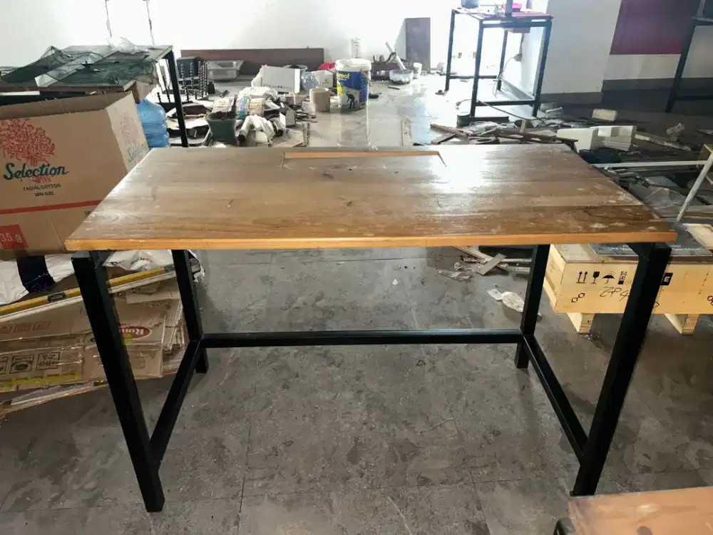 Meja Staf kantor kaki besi