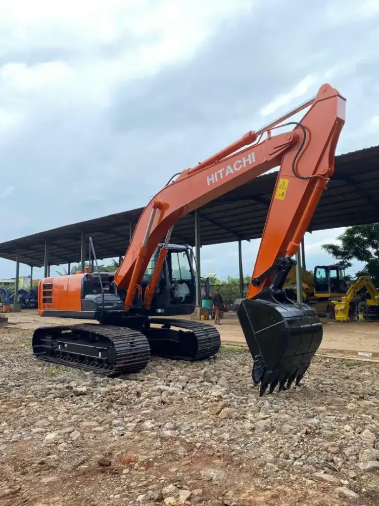 Hitachi Zaxis200-5G Tahun 2022