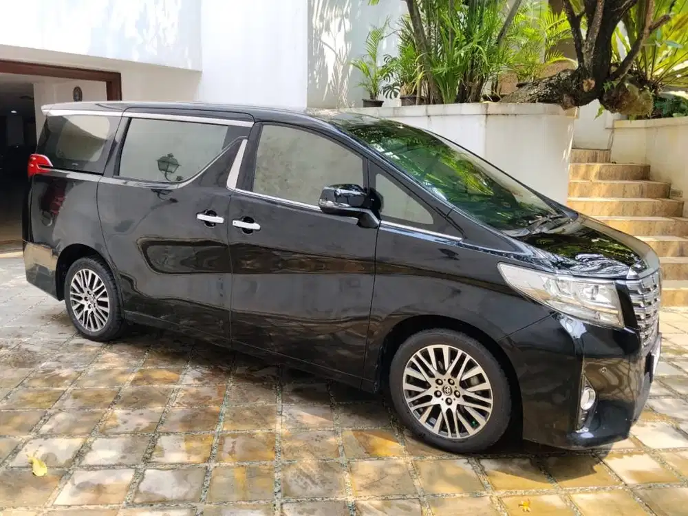 Toyota Alphard X 2.5 Automatic 2015 Black Plat B  45.000 KM FAMILY VAN