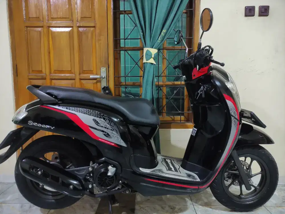 SUPER ISTIMEWA LOW KM SCOOPY DONAT CBS ISS SUPER MULUS NO MINUS