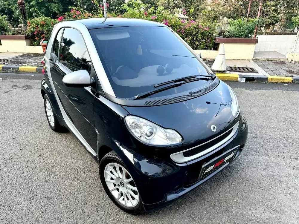Mercedes Benz Smart Fortwo Passion 1.0 Hybrid Hitam Istimewa