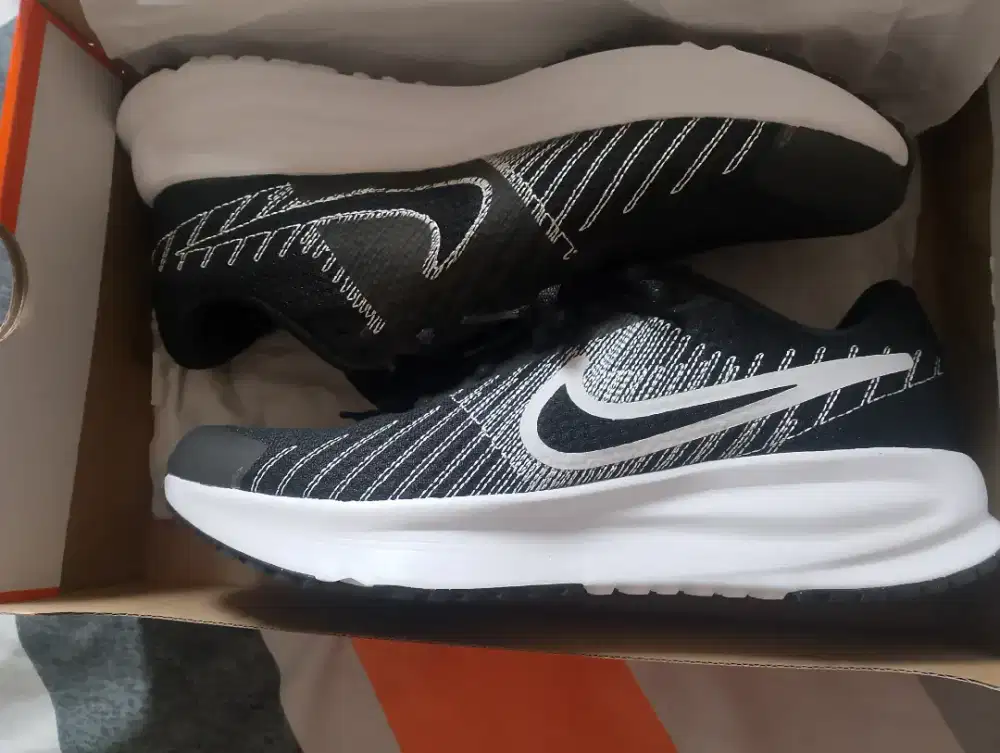 SEPATU NIKE RUN DEFY