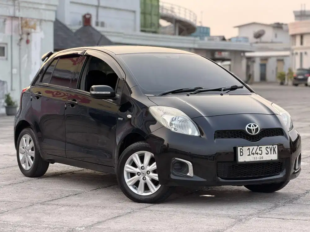 Toyota Yaris J AT 2013 Airbags