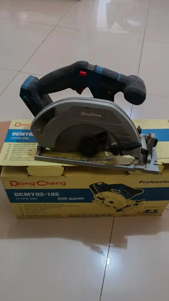Mesin circular saw 700.000