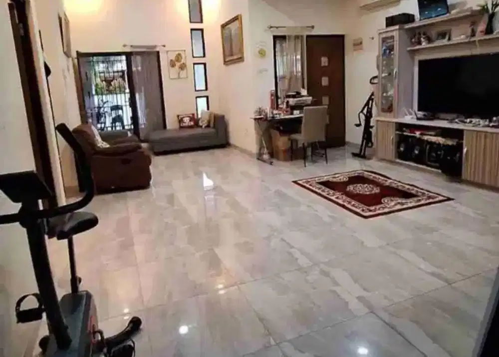 Rumah Di cluster aralia harapan indah 2 !!