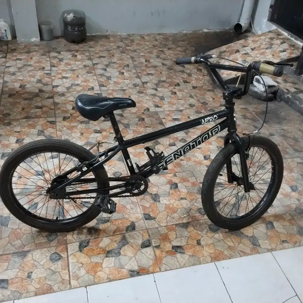 Bismillah di jual sepeda anak merk senator Aero