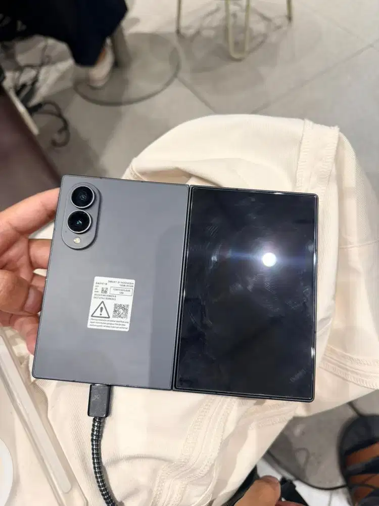 samsung galaxy fold8 512GB