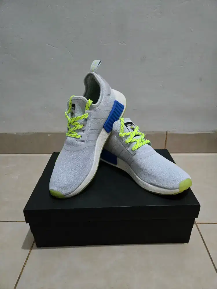 Sepatu original Adidas NMD R1 × indigo Herz warna abu abu