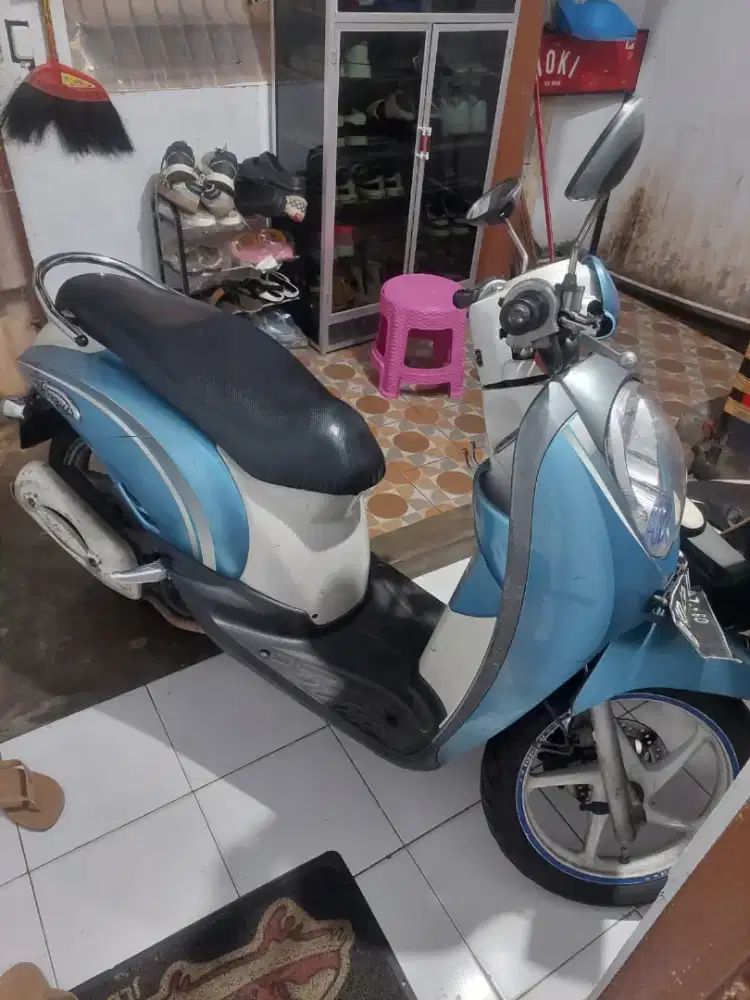 Dijual scopy warna biru