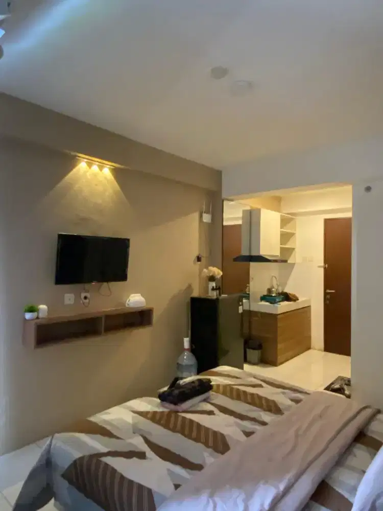 Apartemen transit dan harian Green Pramuka city