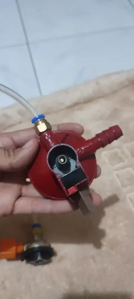 Regator portabel pengisi gas portable