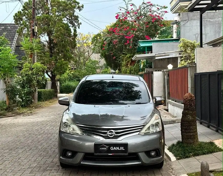 Nissan Livina XV at matic 2014