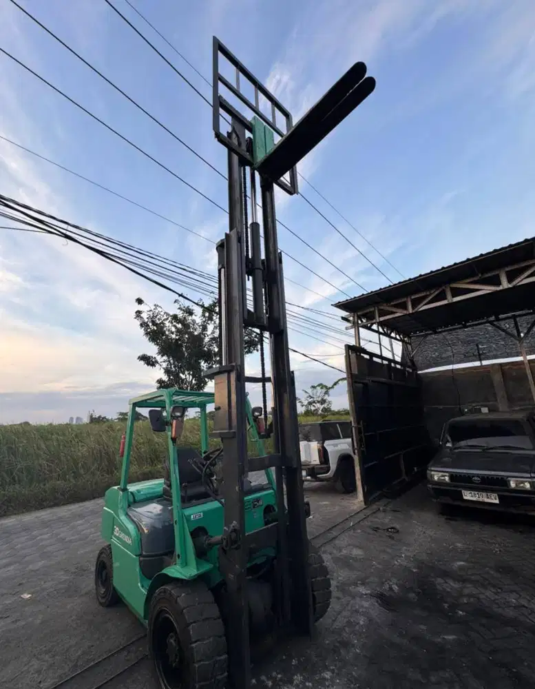 MITSUBISHI GRENDIA 3 TON TRILIFT