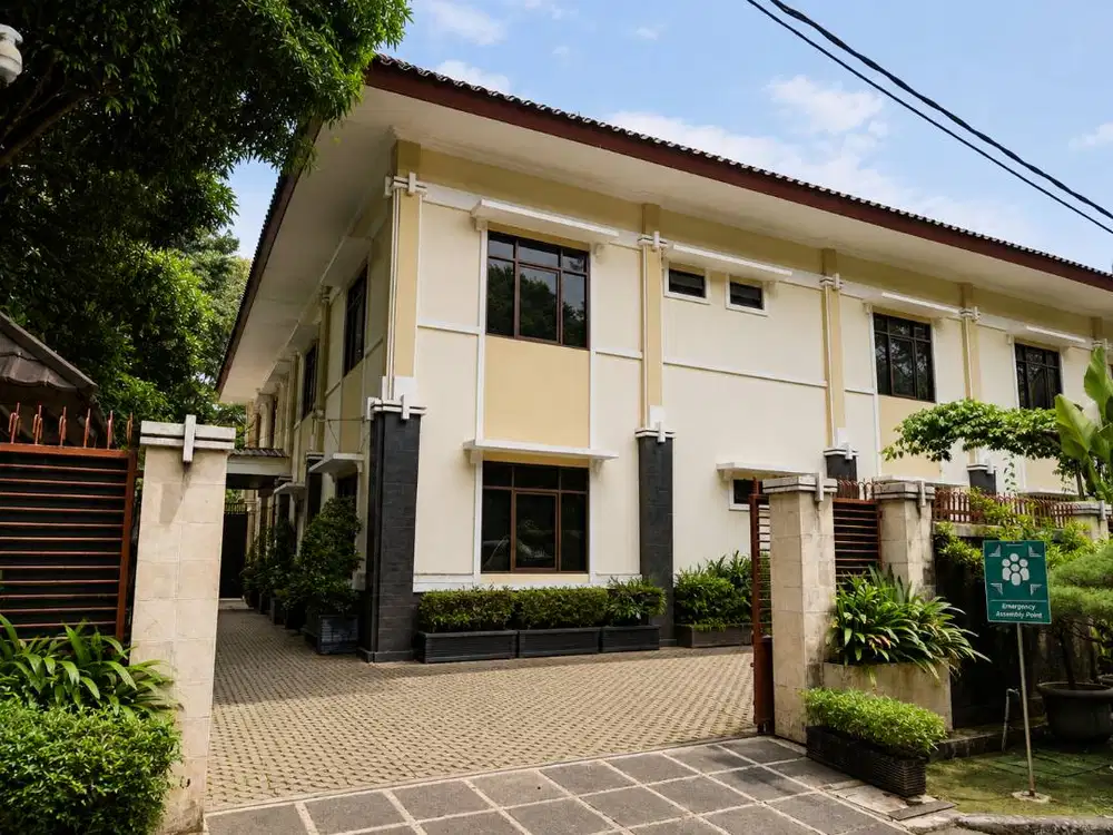Dijual Properti Strategis, Bangunan Gedung Kantor 2,5 Lantai