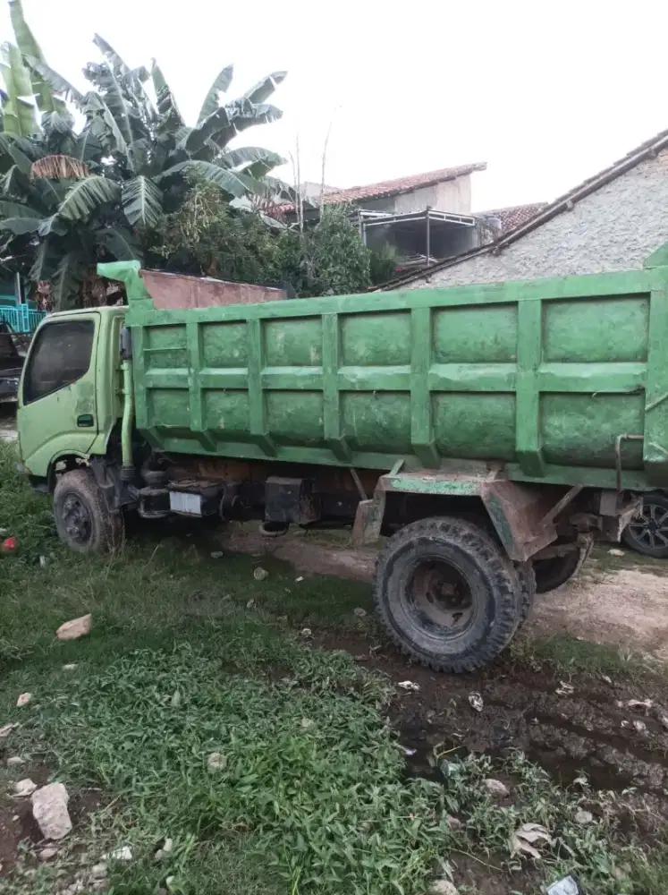 Dijual mobil truk