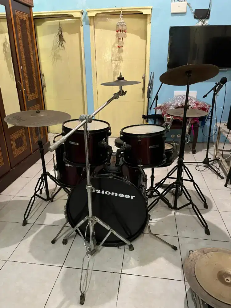 Drum Set Warna Maaron