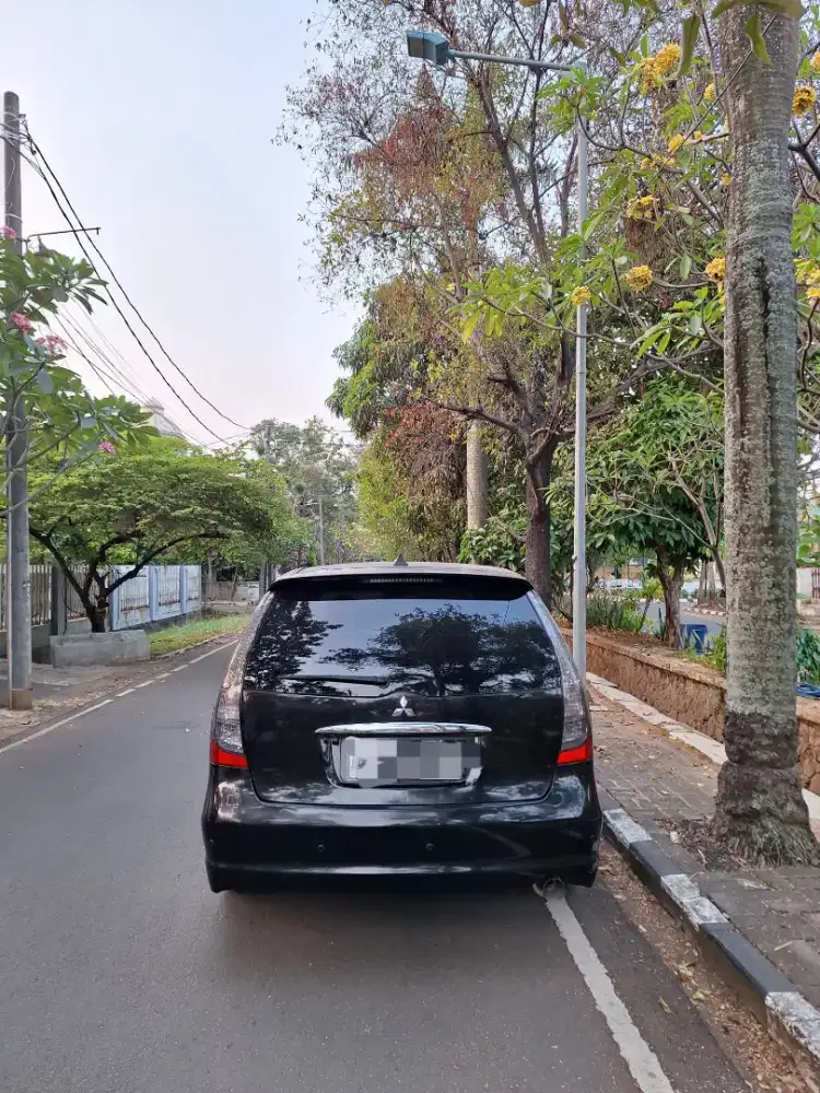Mitsubishi Grandis 2005