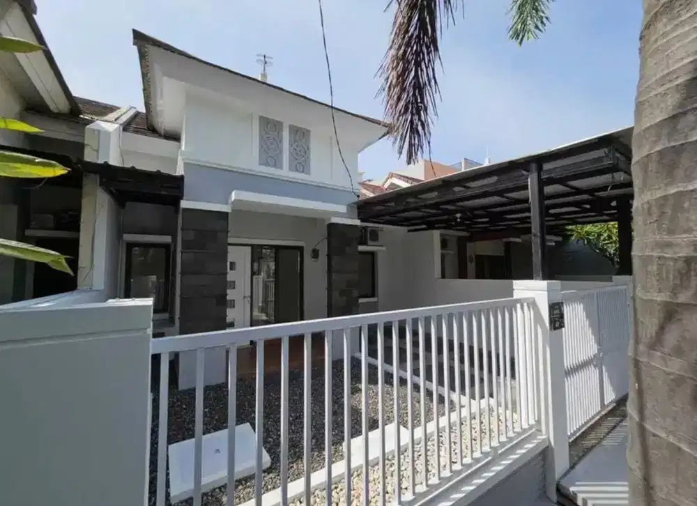 rumah di cluster aralia harapan indah!!