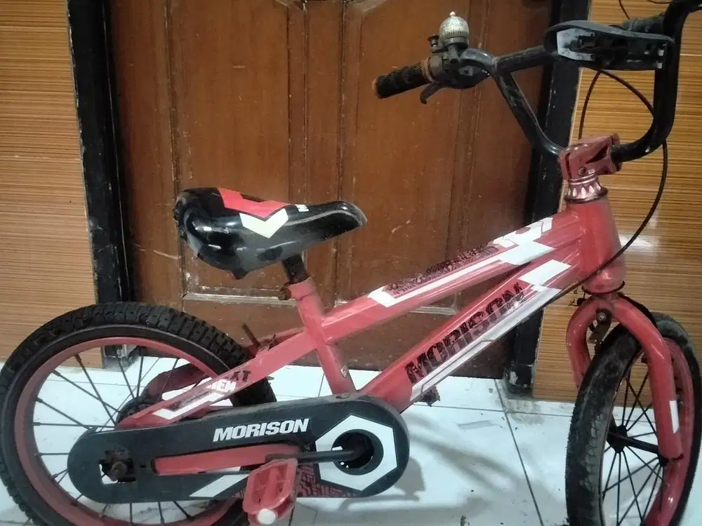 Sepeda anak rangka kuat cewe dan cowo warna merah