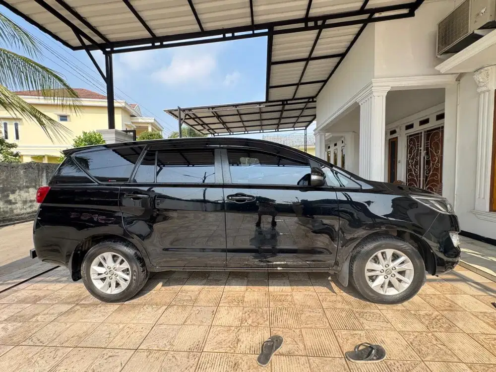 Kijang Innova Hiyal Metalic