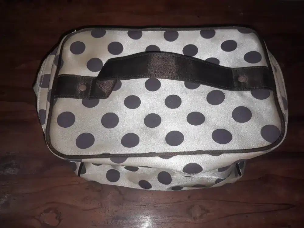 tas make up coklat