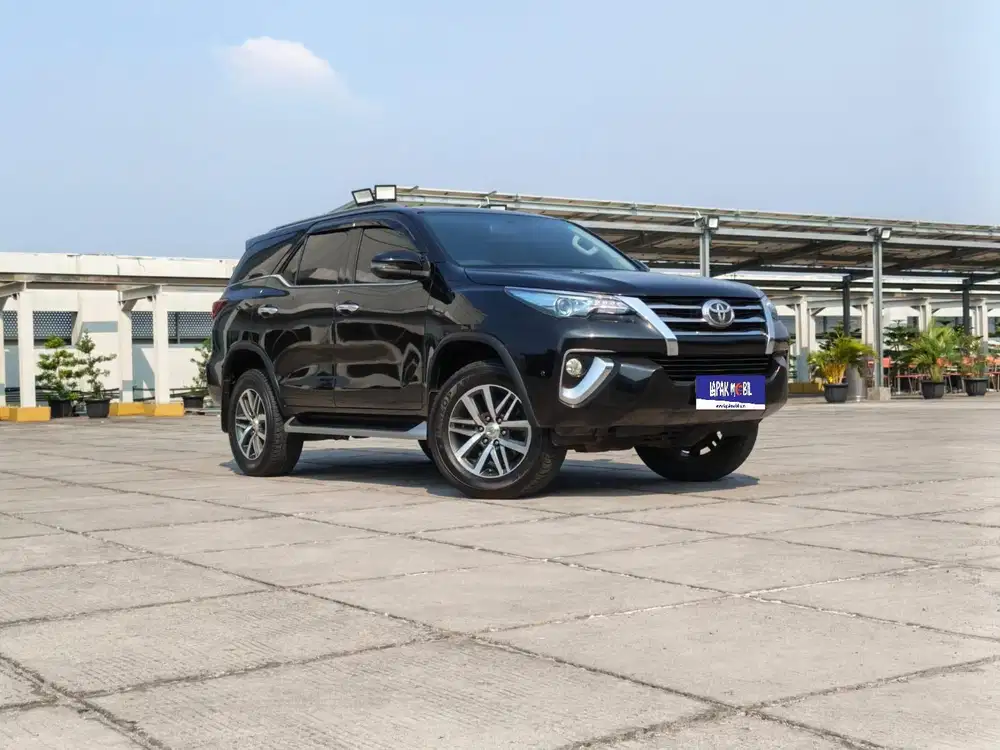 Toyota Fortuner 2.4 VRZ Double Disk 2017 Km 145rb Tangan 1