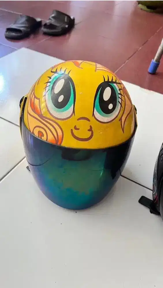 Helm anak cewek