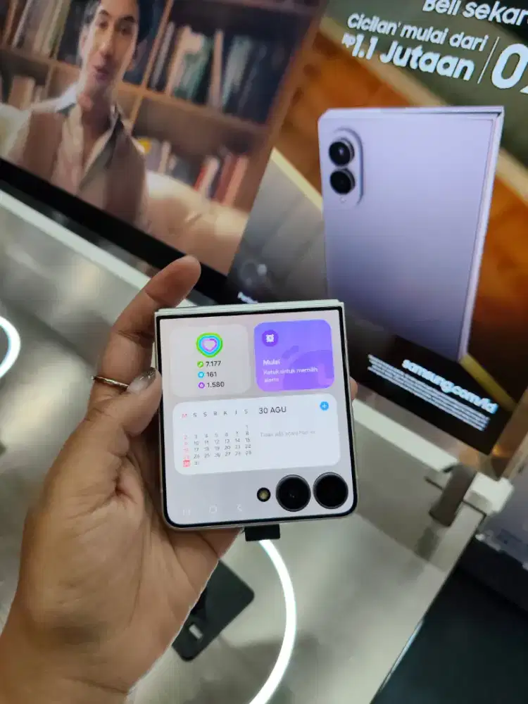 Samsung ZFlip 8