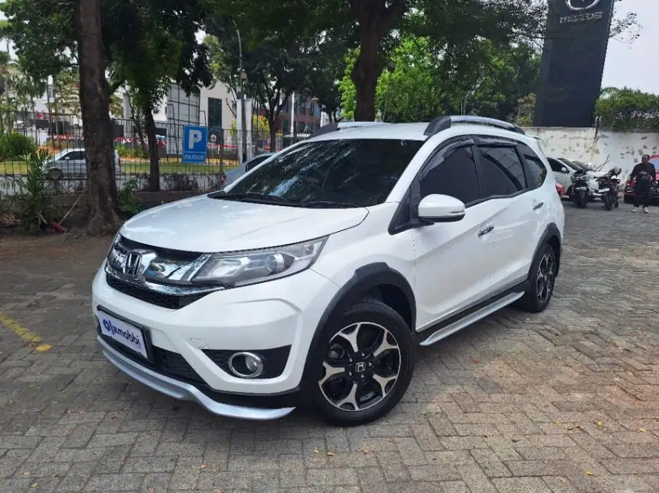 LOW DP Honda BR-V 1.5 E Prestige Bensin-AT 2016 BOH