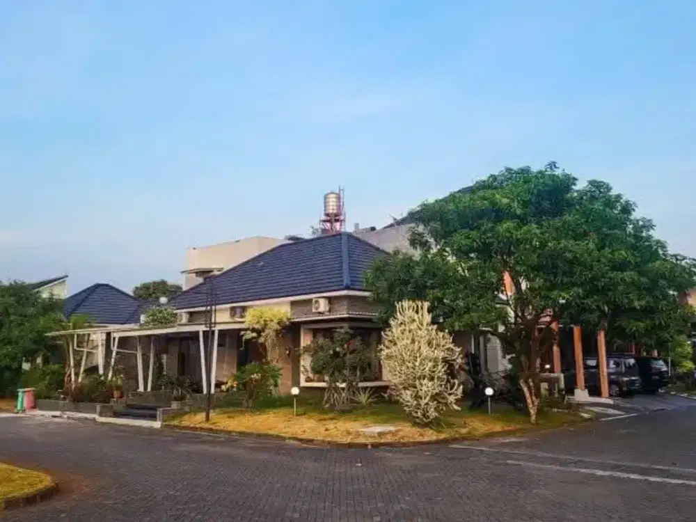 Rumah Hook + Kolam Renang di Graha Estetika Cluster Eksekutif Banyumanik Semarang