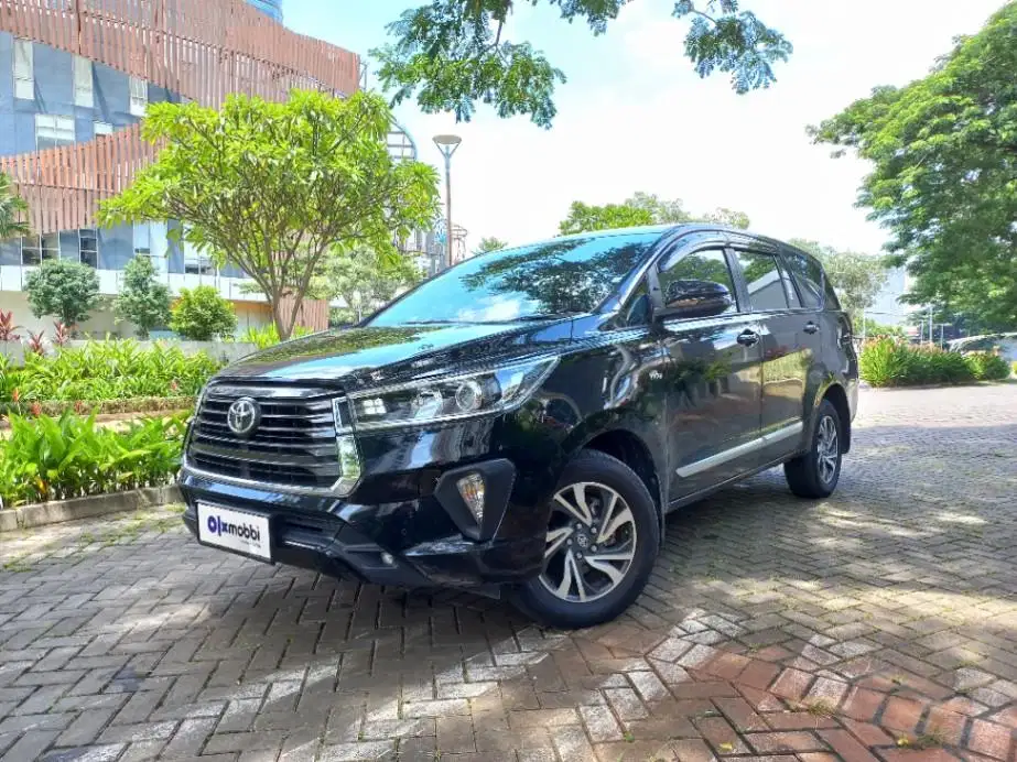 LOW DP Toyota Kijang Innova 2.0 V Luxury Bensin-AT 2022 RKB