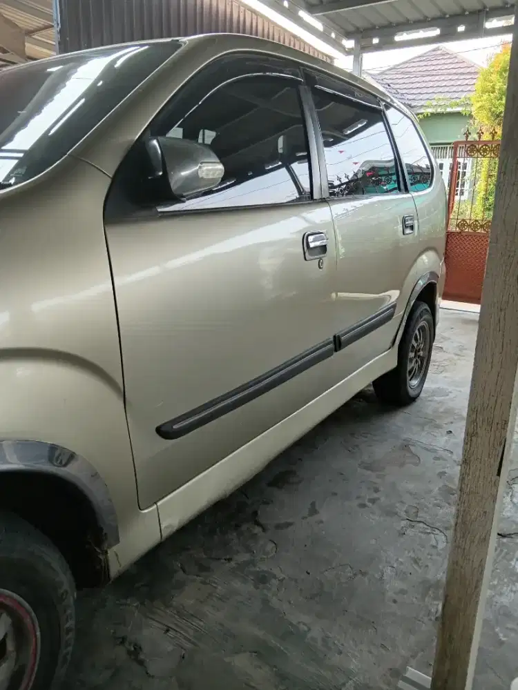 Dijual avanza 2005 tipe G 1300 cc