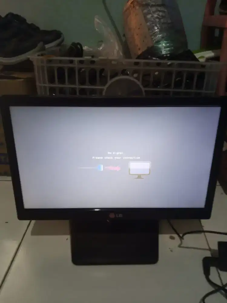 Monitor lcd LG 15.8 in