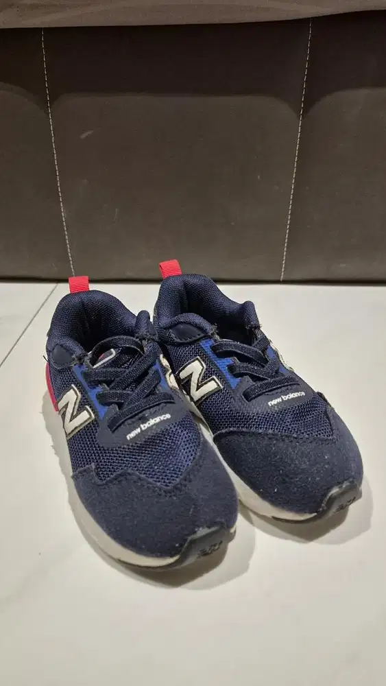 Sepatu new balance anak
