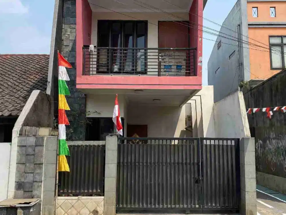 Dijual Rumah Bagus Strategis Pinggir Jalan Utama