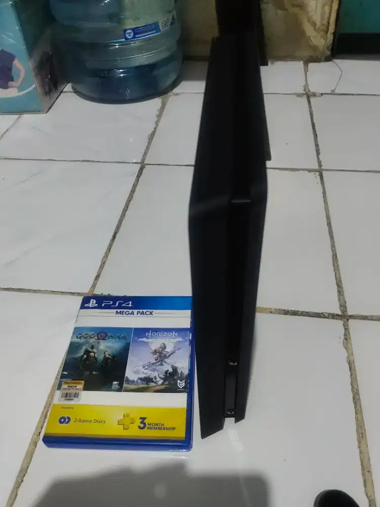 PS4 Slim 1TB OFW normal + kaset + stik 1