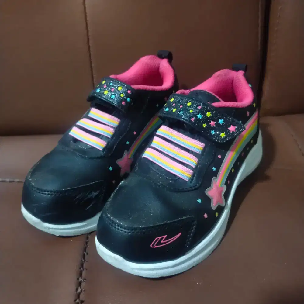 Sepatu Anak Perempuan New Era