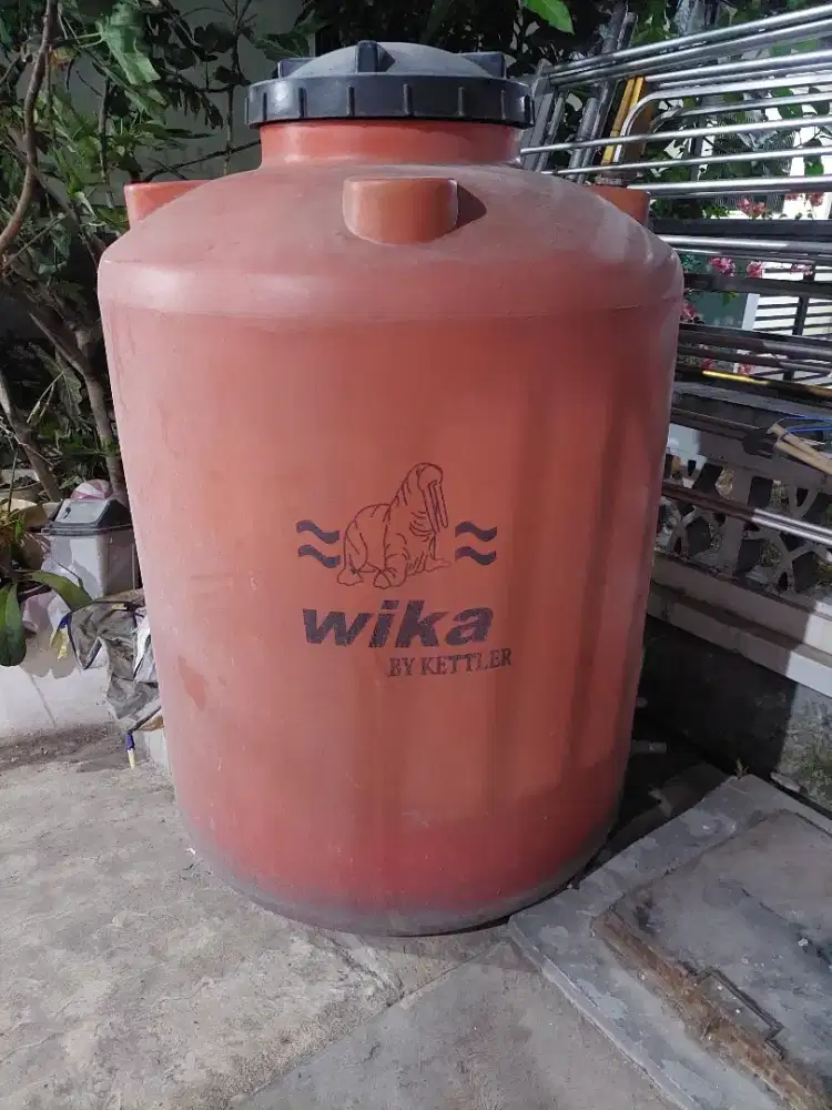 Tandon air merek WIKA TB100